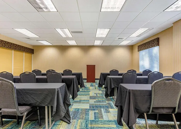 Comfort Inn & Suites Near Universal Orlando Resort-Convention Ctr